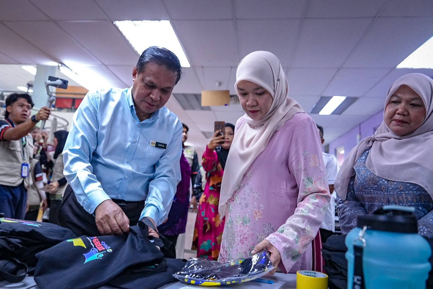 FAZLINA SIDEK